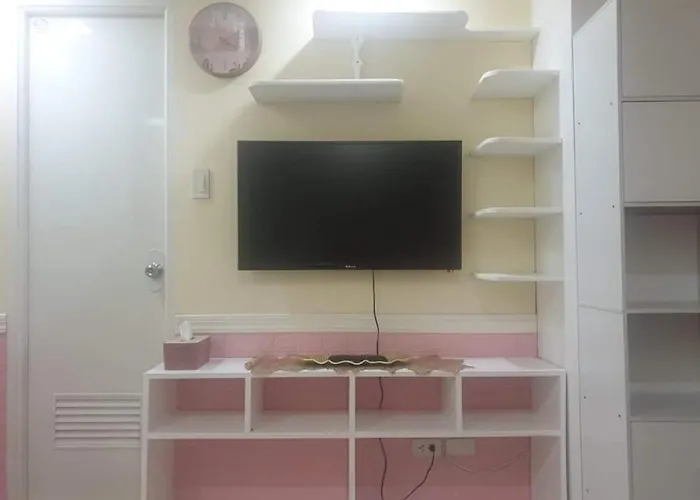 New Pinkish Two Bedrooms Unit With Full Korean Kitchenette Apartahotel Manila